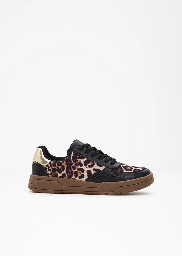 Zapatillas con detalles animales