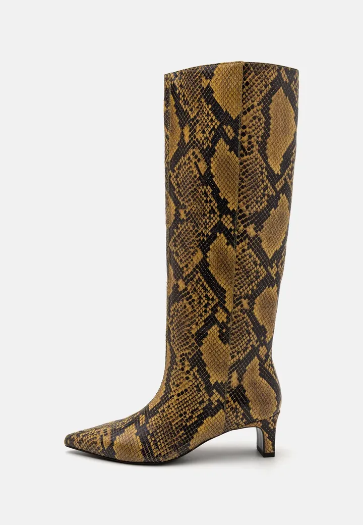 Botas