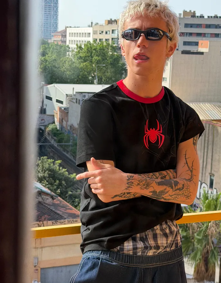 Bershka Camiseta Contraste Print Spider-Man Hombre L Negro