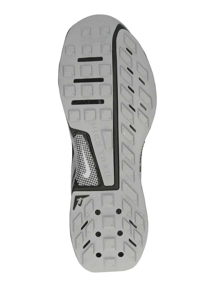 NIKE Zapatillas de running 'Juniper 3' negro / blanco