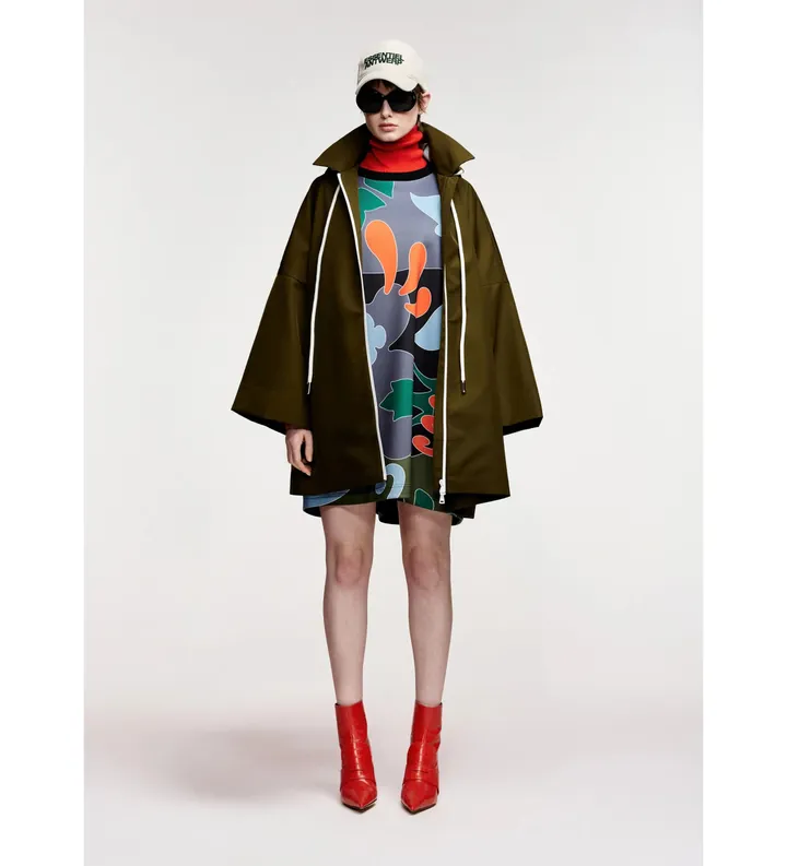 Essentiel Antwerp para mujer. KRIMSON Chubasquero oversize con capucha verde oscuro (S), Casual, Poliéster