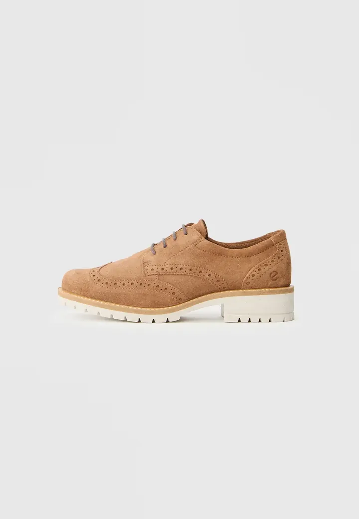 Zapatos con cordones