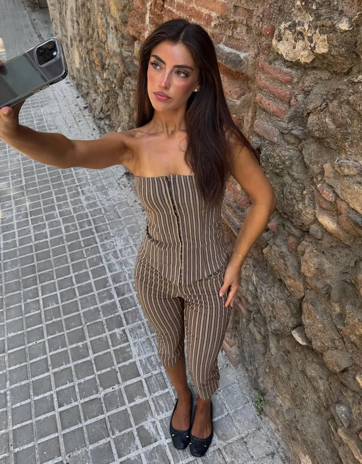 Bershka Pantalón Capri Bajo Aberturas Mujer 32 Marrón