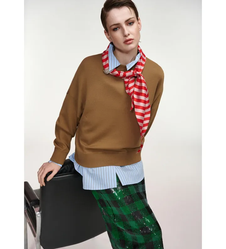 Essentiel Antwerp para mujer. KURTIS Jersey de mezcla de lana con fular a rayas y adorno marrón (S), Beige, Casual