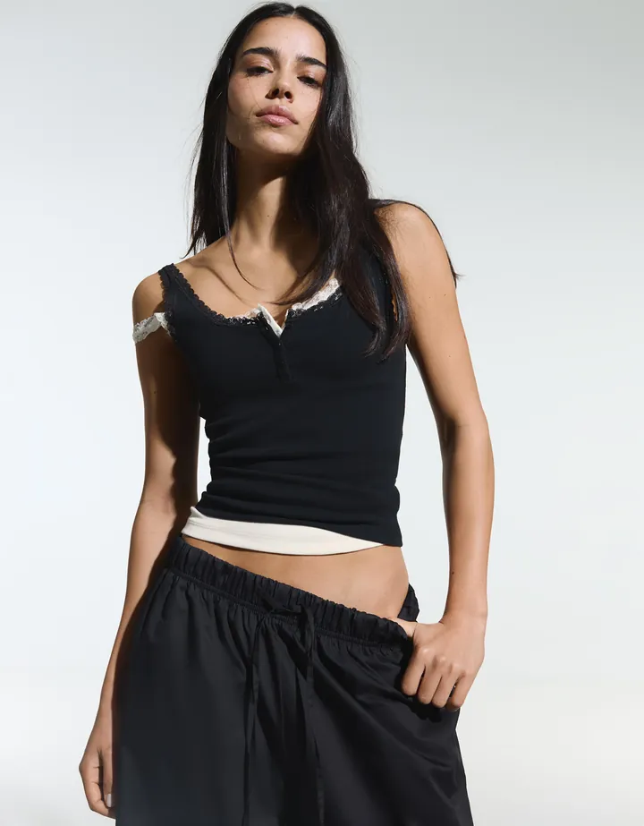 Bershka Top Tirantes Cuello Panadero Encaje Mujer L Negro
