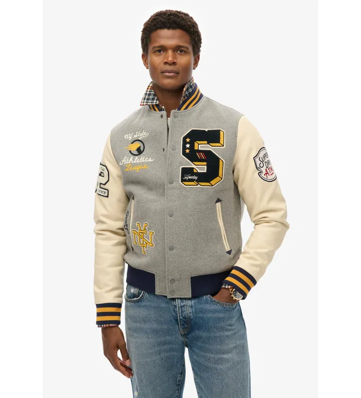 Superdry para hombre. M5012082A Cazadora bómber con insignia universitaria gris (L), Casual, Lana