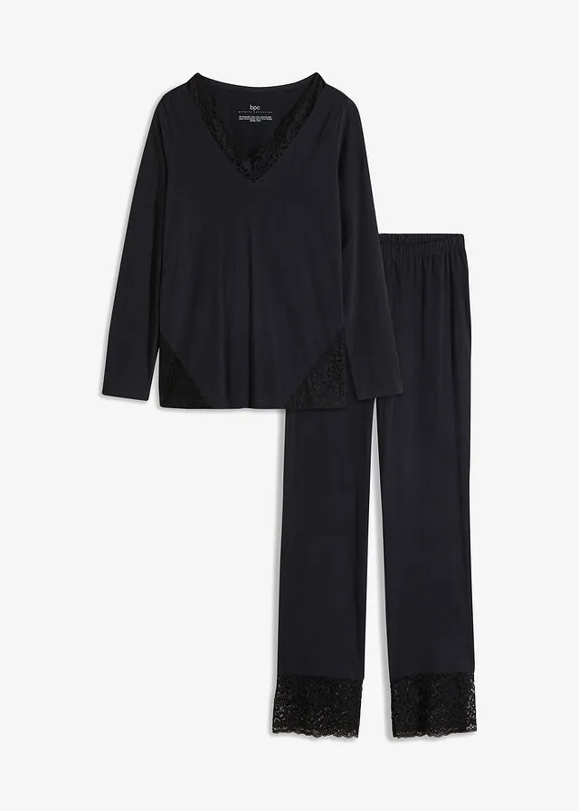 Pijama con encaje delicado