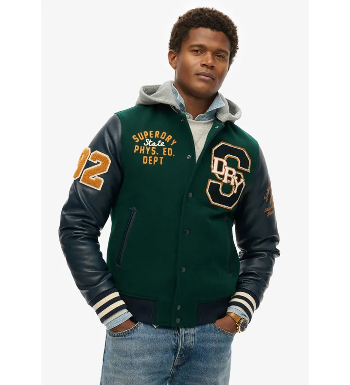 Superdry para hombre. M5012088A Cazadora bómber con capucha e insignia universitaria verde (L), Casual, Lana
