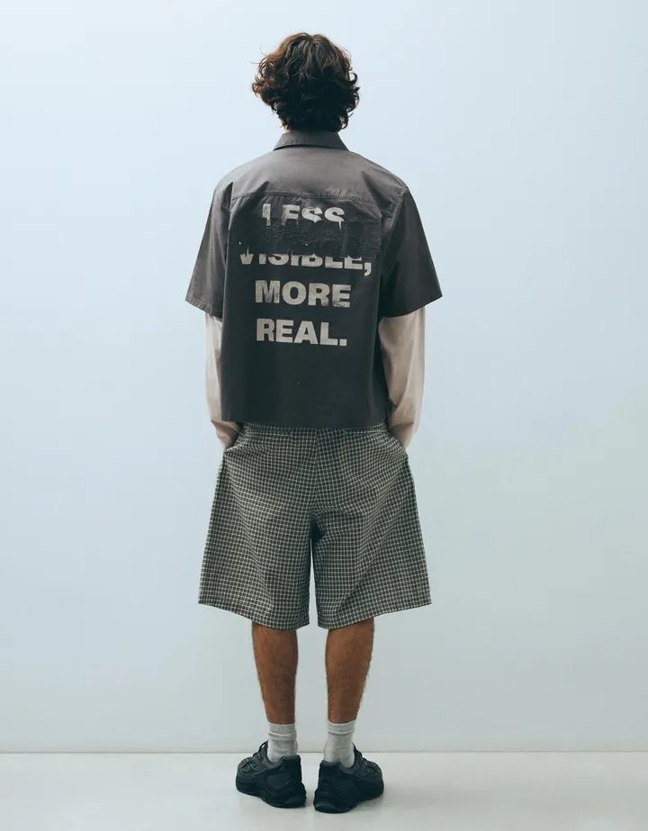 Bershka Camisa Doble Manga Print Trasero Hombre L Gris