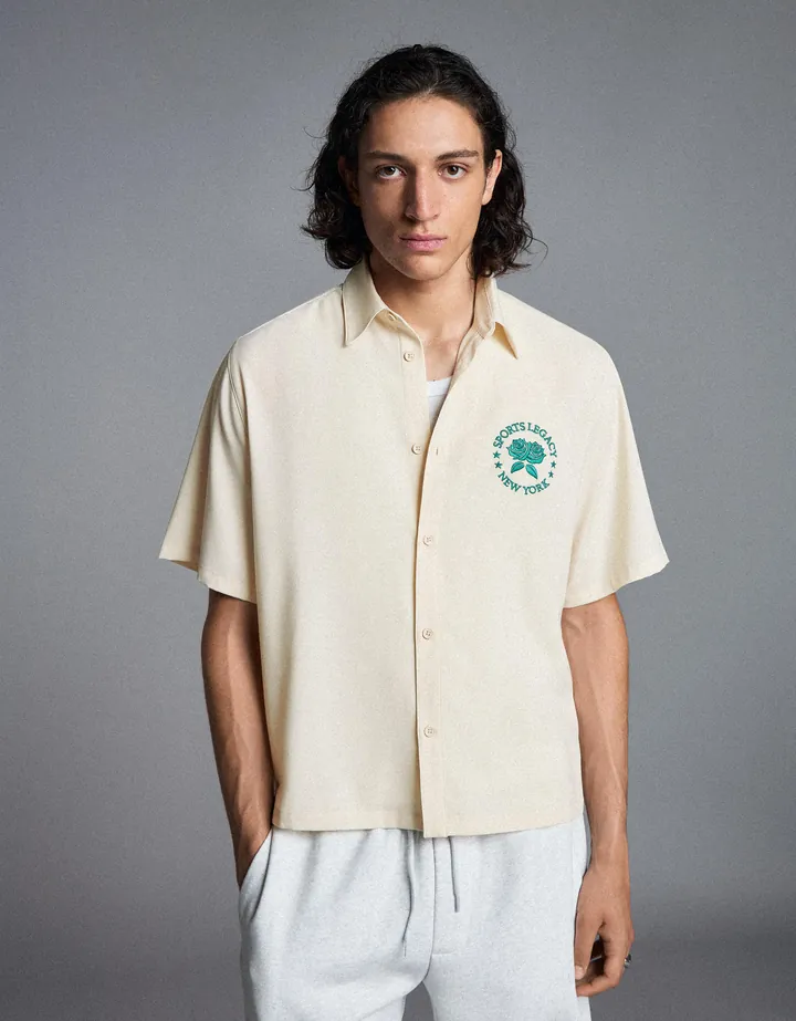 Bershka Camisa Manga Corta Bordada Hombre L Crudo