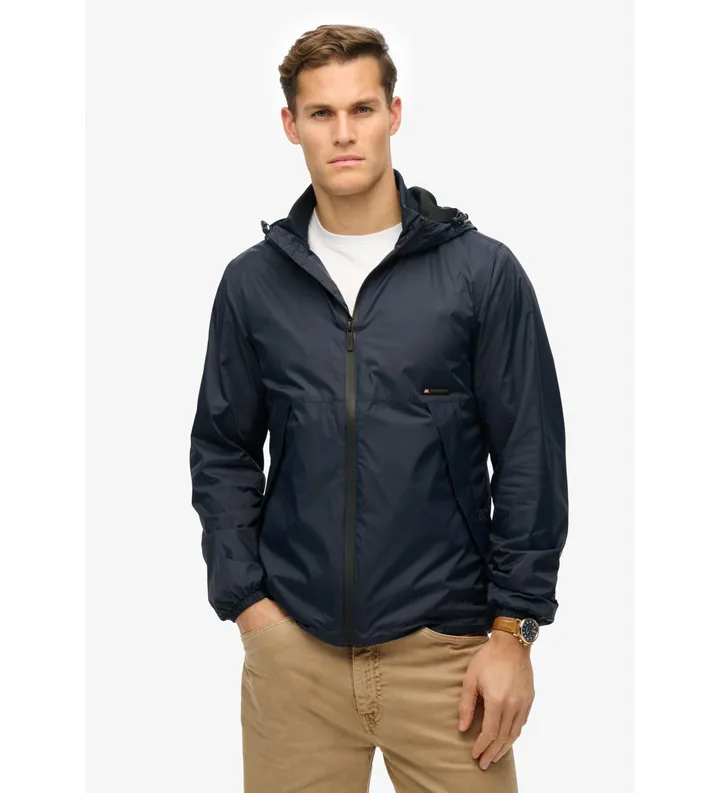 Superdry para hombre. M5012101A Chaqueta cortavientos con capucha y logotipo marino (L), Casual, Nylon, Sostenible