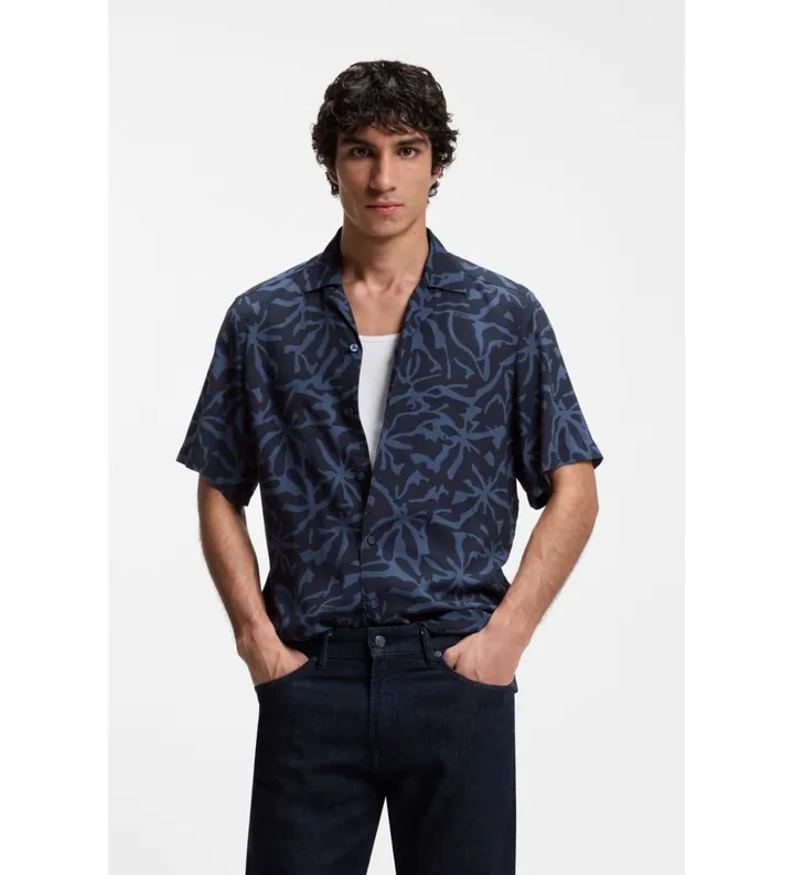 BOSS para hombre. 50559632 Camisa regular fit con estampado marino (L), Casual, Viscosa, Manga corta