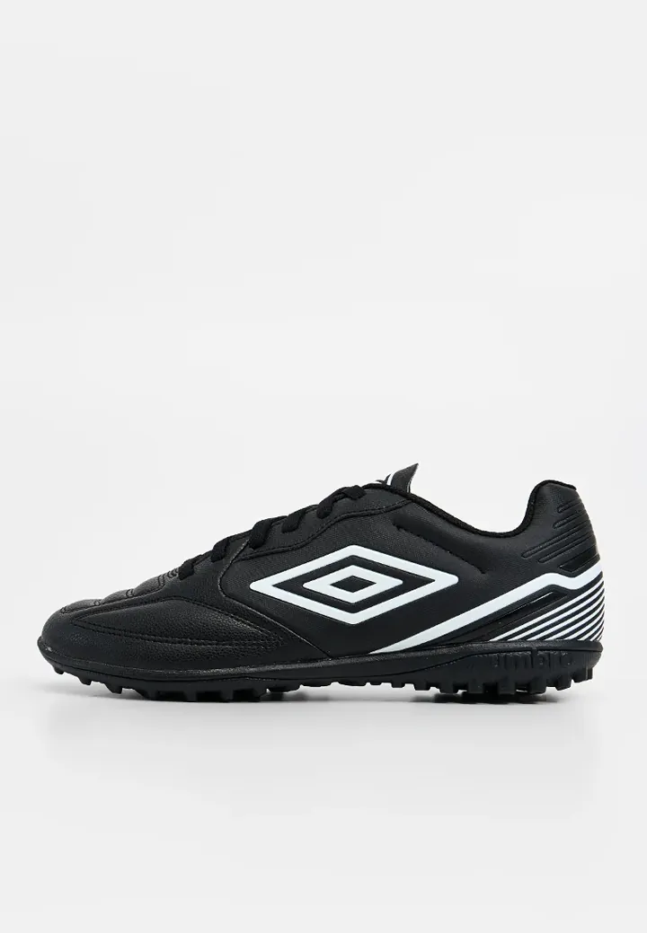 Botines de fútbol para césped