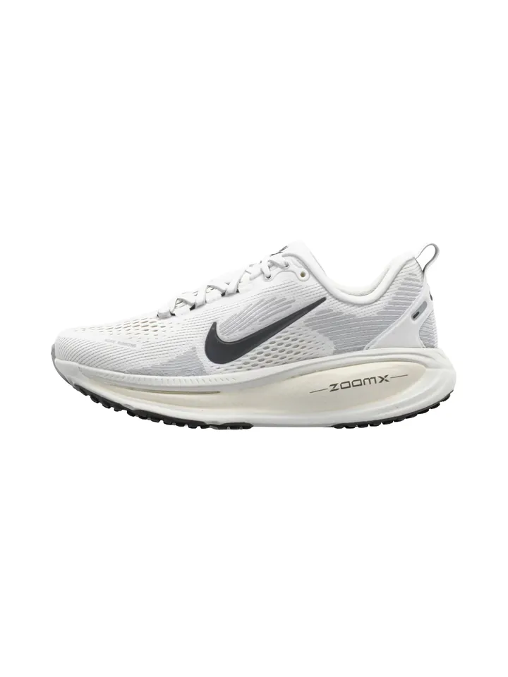 NIKE Zapatillas de running 'VOMERO 18' negro / blanco