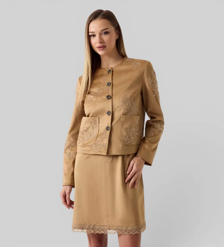 Guess para mujer. W6YL19W2909 Chaqueta Oceane con Cuentas marrón (M), Casual, Poliéster