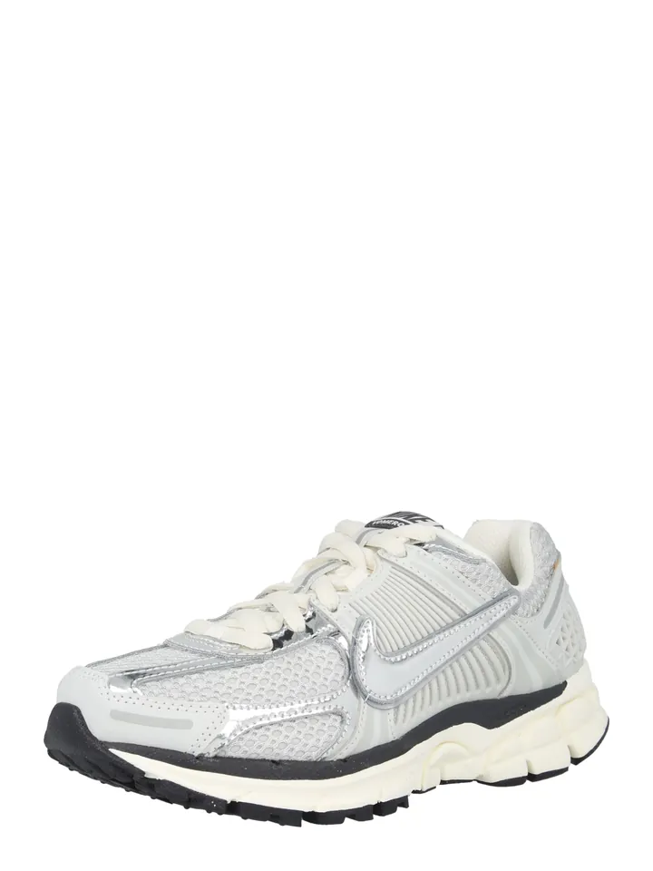 Nike Sportswear Zapatillas deportivas bajas 'Zoom Vomero 5' gris plateado / gris claro / blanco