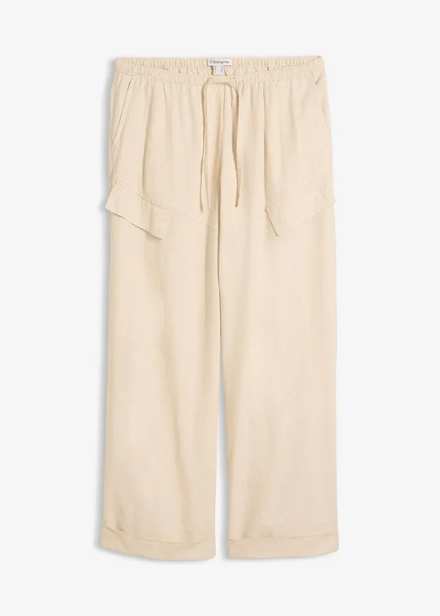 Pantalón acortado tipo militar