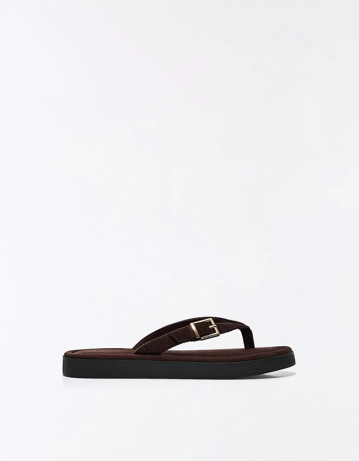 Bershka Sandalia Plana Thong Hebilla Mujer 35 Marrón