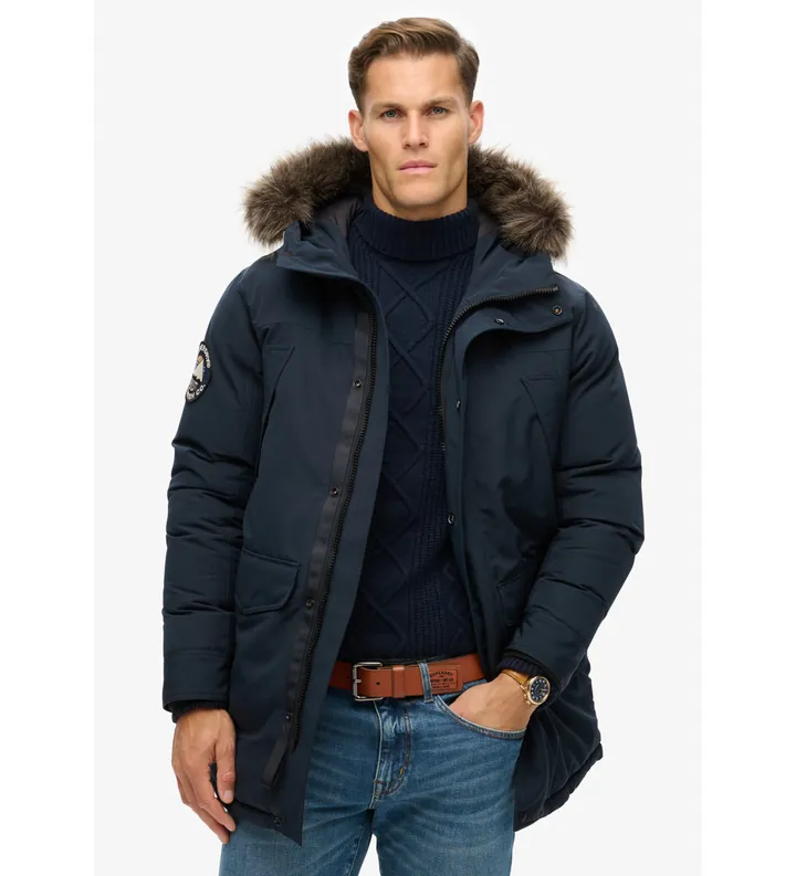 Superdry para hombre. M5011929A Parka de pelo sintético Everest marino (L), Casual, Poliéster, Sostenible
