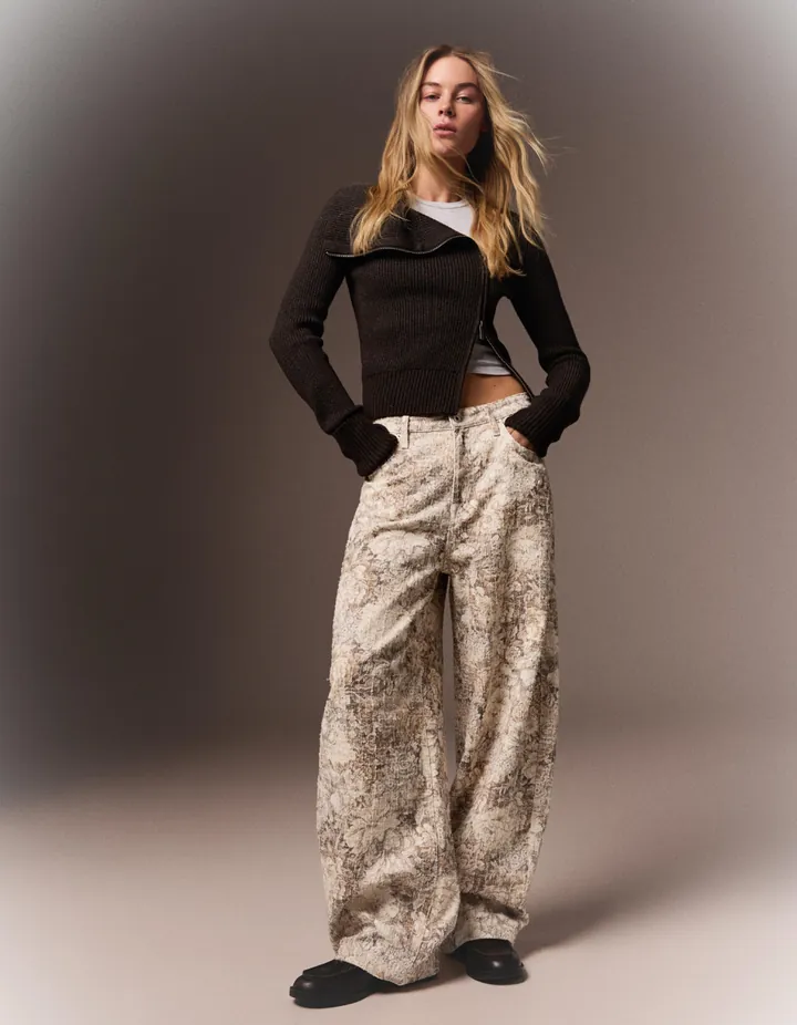 Bershka Pantalón Barrel Estampado Mujer 32 Arena