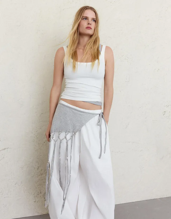 Bershka Sobre Falda Flecos Y Cuentas Mujer Gris
