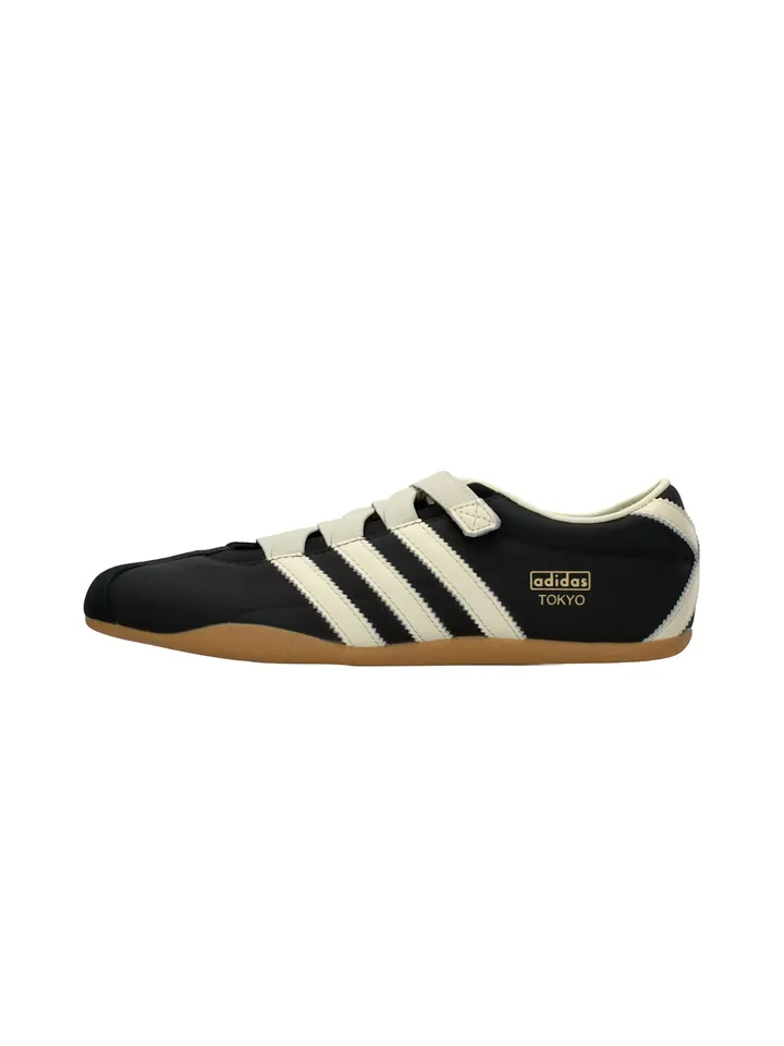 ADIDAS ORIGINALS Bailarinas con hebilla 'Tokyo MJ' negro / blanco lana