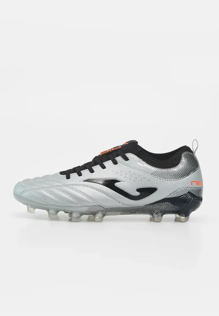 Botines de fútbol para terreno firme