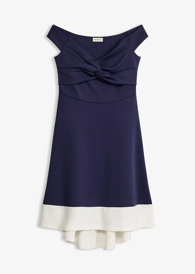 Vestido con escote bañera y detalle de nudo