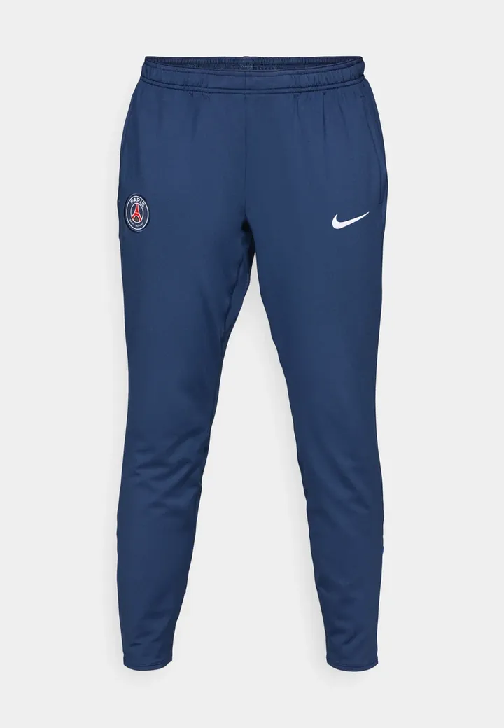 Equipación de clubes