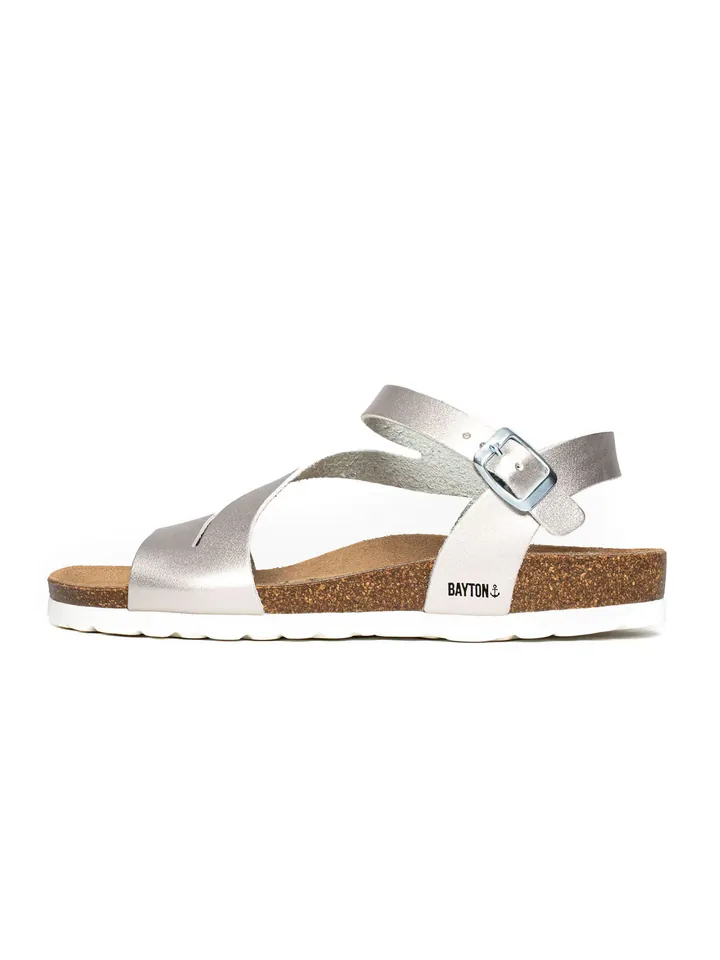 Bayton Sandalias con hebilla 'Jaeva' plata