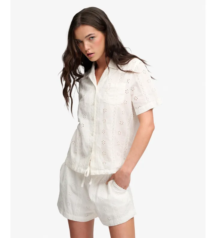 Superdry para mujer. W4010551A Camisa Heritage Broderie blanco roto (L), Casual, Manga corta, Algodón Orgánico
