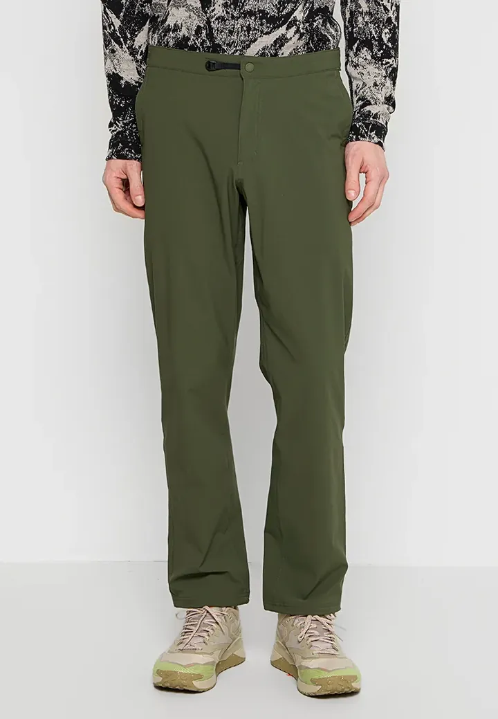 Pantalones montañeros largos