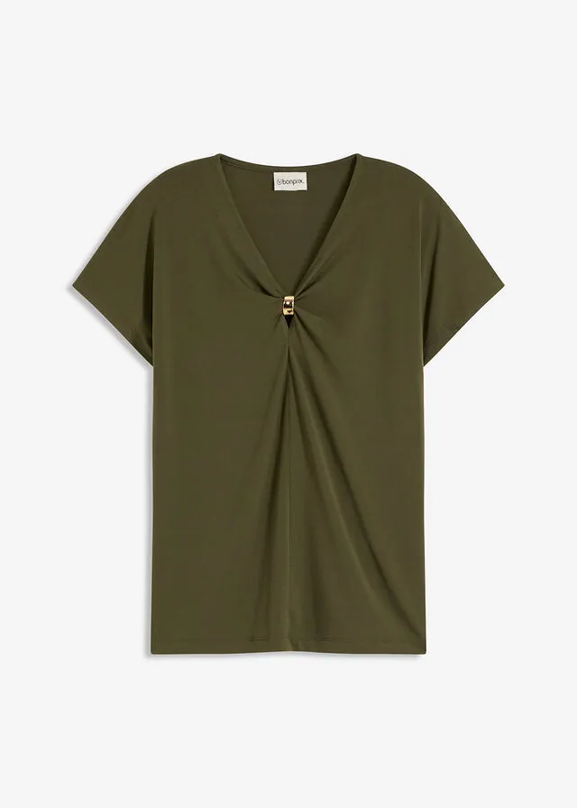 Camiseta con anillo decorativo