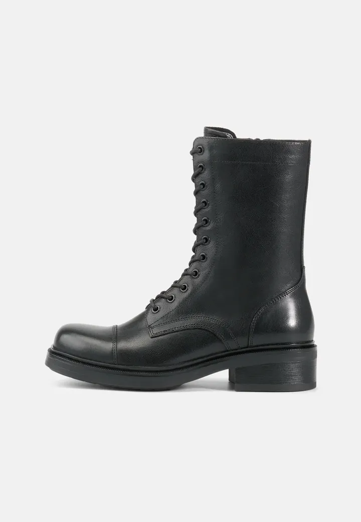 Botines con cordones