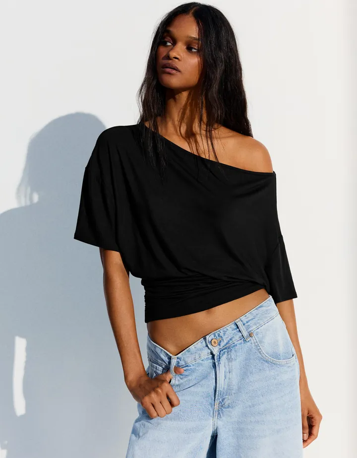 Bershka Camiseta Manga Corta Asimétrica Mujer L Negro