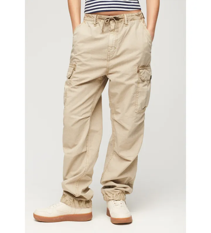 Superdry para mujer. W7011070A Pantalón cargo de talle bajo Para beige (26/30), Casual, Algodón