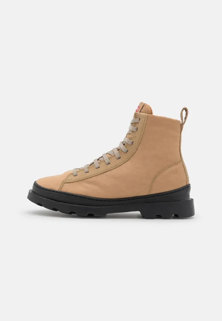 Botines con cordones