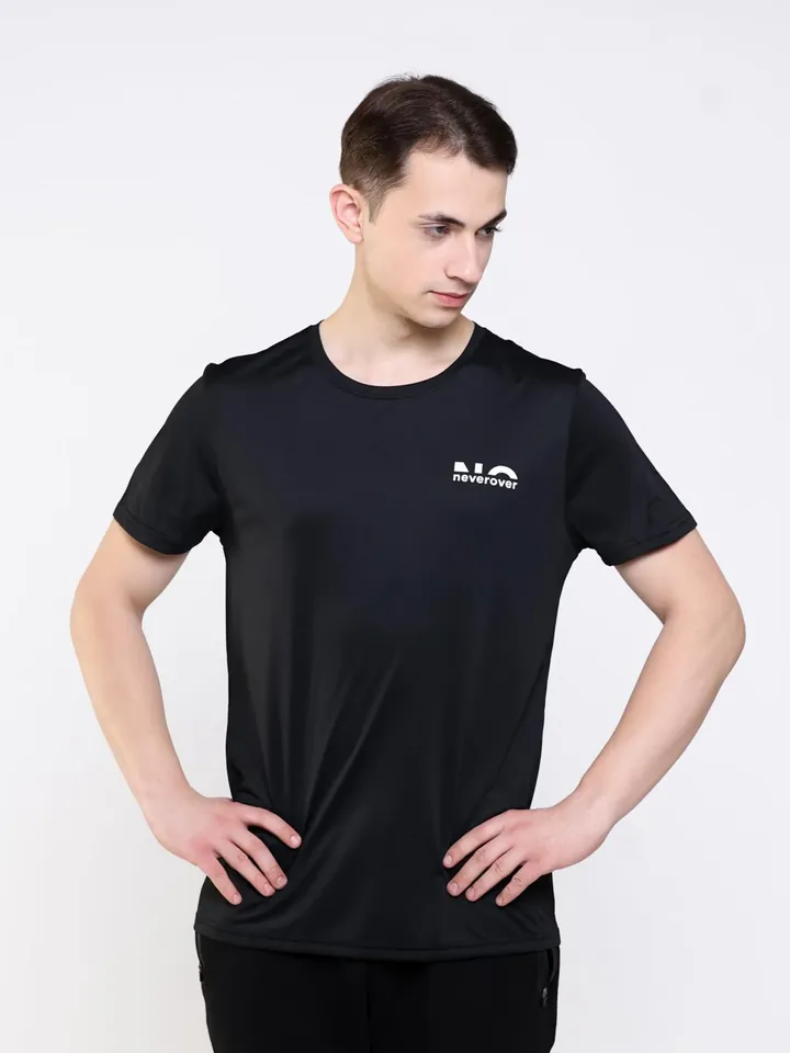 neverover Camiseta funcional 'Men's Essential T-shirt' negro
