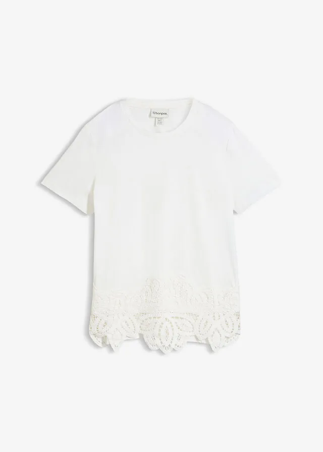Camiseta con seda y encaje de ganchillo