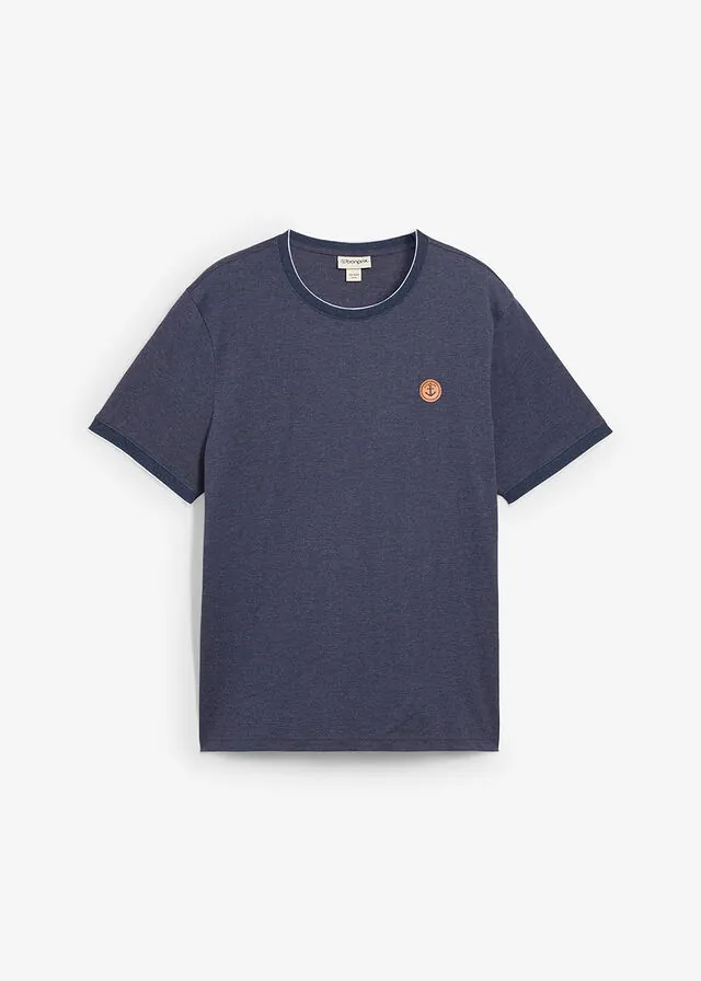 Camiseta con aspecto doble y detalles