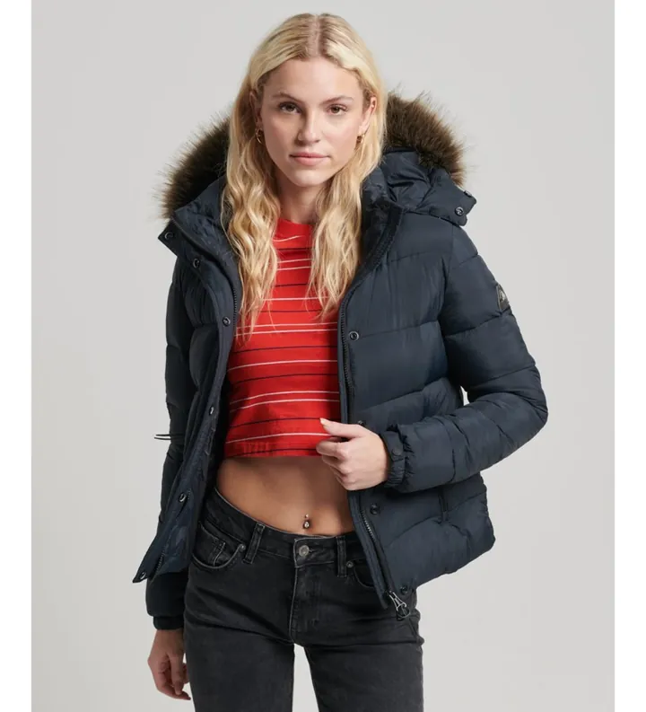 Superdry para mujer. W5011178A Chaqueta corta con capucha de uso intermedio negro (L), Casual, Nylon