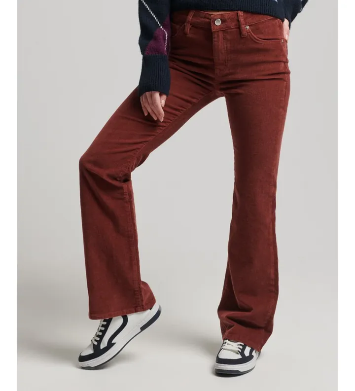 Superdry para mujer. W7010445A Vaqueros de pana entallados con pernera acampanada y talle medio granate (26/31), Casual, Algodón