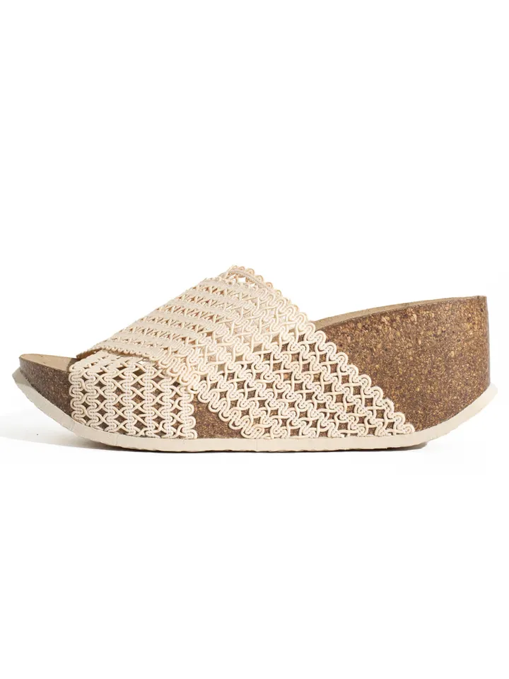 Bayton Zapatos abiertos 'Xelina' beige