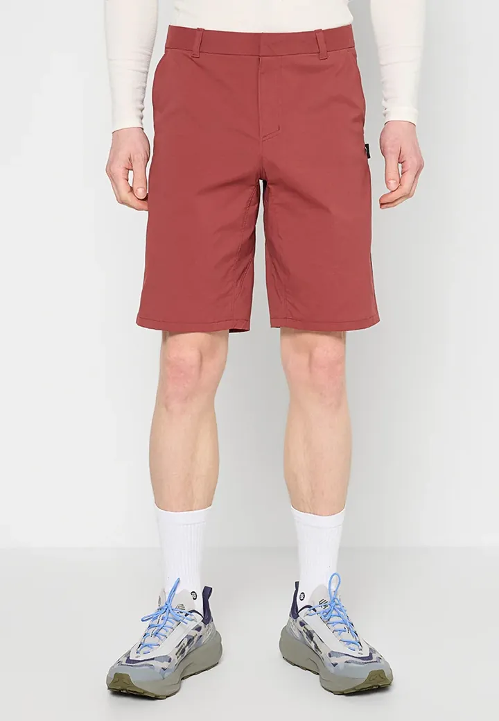 Pantalones montañeros cortos