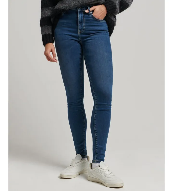 Superdry para mujer. W7010796A Jeans pitillo de talle alto de algodón orgánico azul (24/30), Denim, Poliéster, Sostenible