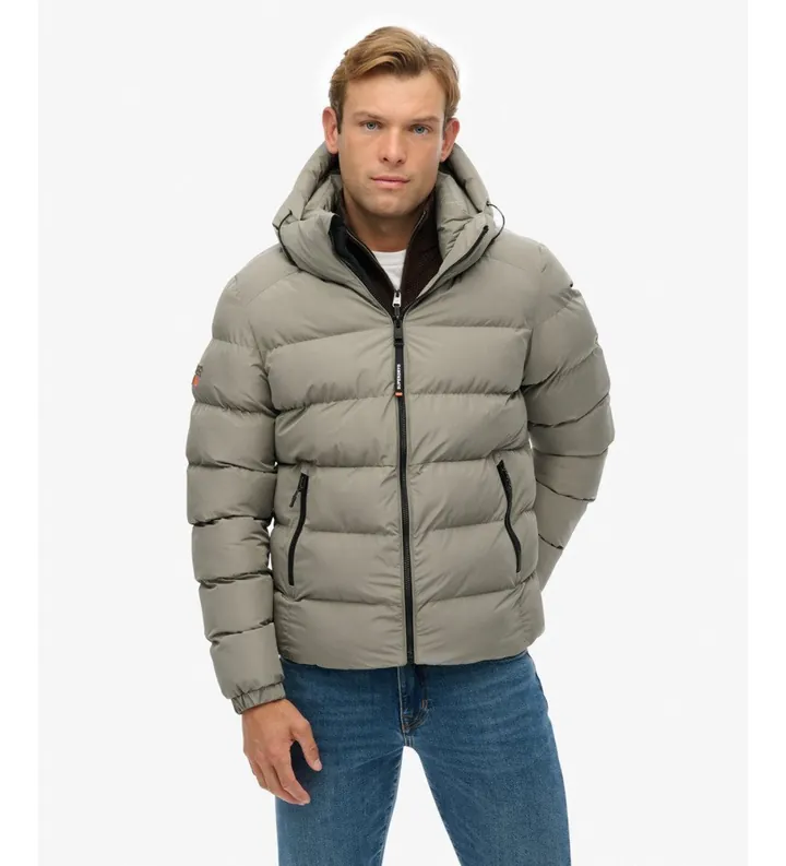 Superdry para hombre. M5011905A Chaqueta Deportiva Acolchada gris verdoso (S), Casual, Poliéster Reciclado, Sostenible