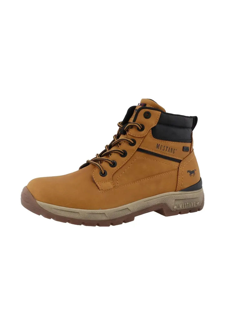 MUSTANG Botas con cordones 'Mered' camelo