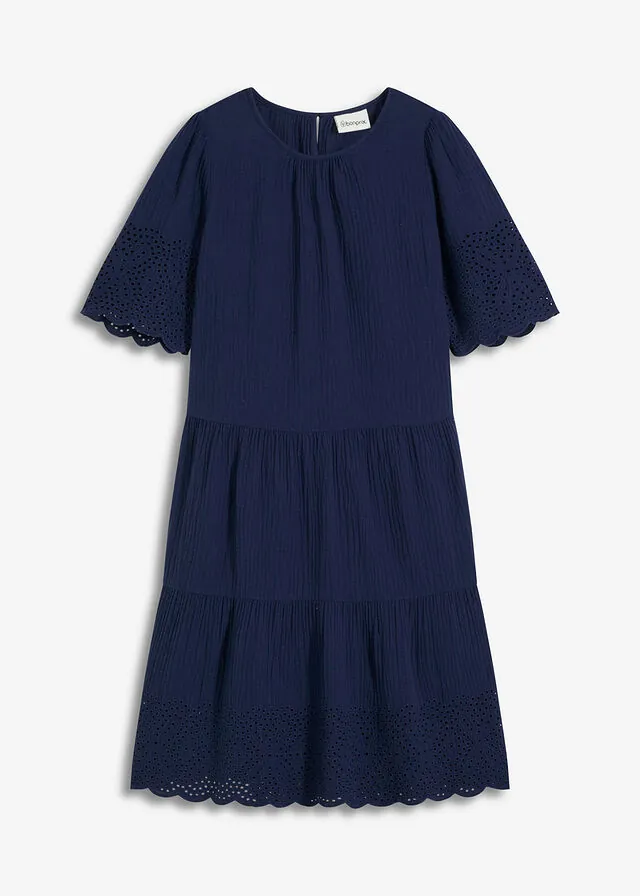 Vestido de muselina con bordado calado