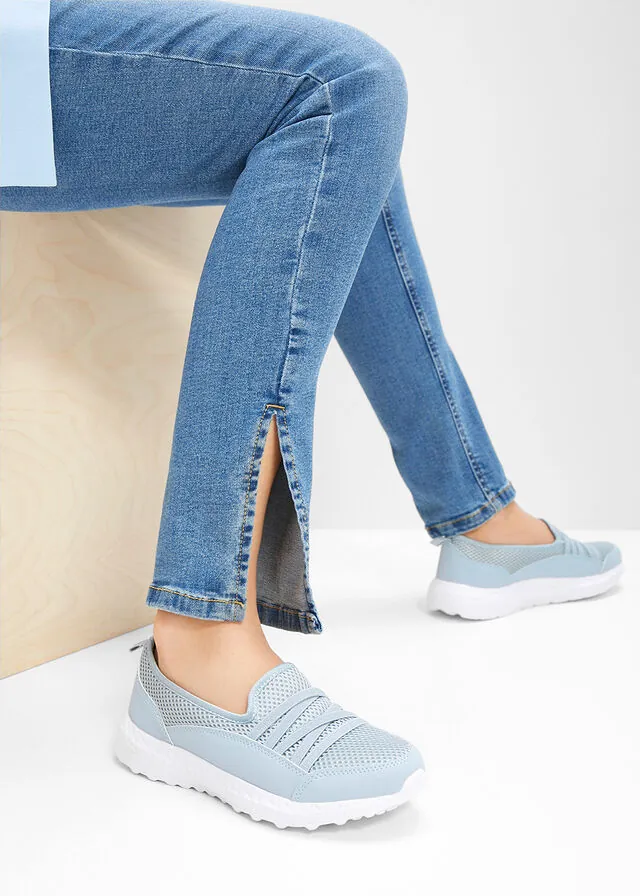 Zapatillas cómodas slip-on con suala ligera