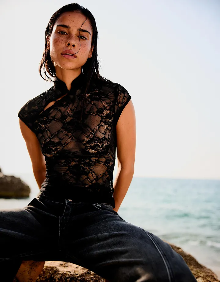 Bershka Top Encaje Alamares Mujer L Negro